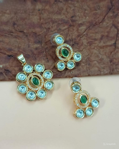 Flower Stylish Kundan & Drop Traditional Gold Plated Pendent Necklace <b>Set</b> Matching Earring Without Chain Pendent Necklace <b>Set</b> - Product Image 1