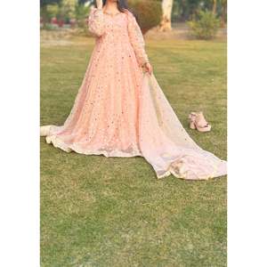 Elegante Vestido de Noche Rosa Claro Tipo Bola, Talla XS, Mangas Cortas, Cintura Imperio, Estilo Sencillo, Largo hasta el Suelo con Abertura - Product Image 4