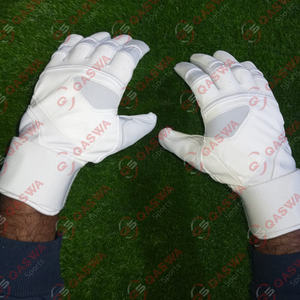 Couleur blanche personnalisée Protection complète des doigts Gants de frappe de baseball Gants de frappe de baseball en cuir véritable - Product Image 4