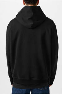 Sweat-shirt noir uni de qualité supérieure, conçu pour le confort et le style, avec une silhouette pull-over, des cordons de capuche ajustables et des manches longues - Product Image 3