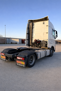 Tracteur à roues Volvo FH500 d'occasion 2024, moteur Volvo Penta 15 CV, boîte de vitesses, 40001-50000 heures, pour inspection vidéo agricole - Product Image 4