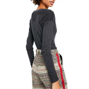 Magliette in maglia color antracite da donna Free People, taglia piccola, modello Military Mix Henley Combo - Product Image 3