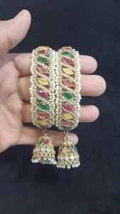 Bracelets ethniques Kundan Latkan de qualité supérieure fabriqués à la main avec taille personnalisée disponibles au meilleur prix de l'Inde - Product Image 4