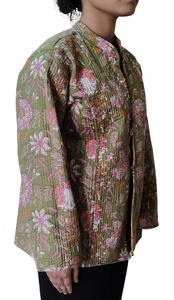 Fabricante y mayorista, chaquetas acolchadas, abrigo reversible de algodón, chaqueta kantha hecha a mano, suéteres para mujer, blazers para mujer - Product Image 5