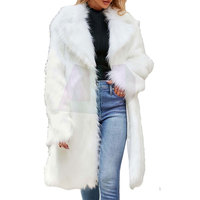 Manteau long en fourrure tricotée classique et respirant, matière douce et moelleuse, coupe chaude, design intemporel pour le style urbain hivernal et l'usage quotidien