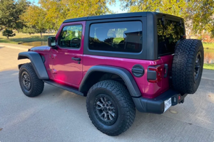 พร้อมขับขี่ - รถพวงมาลัยซ้ายมือสอง |   พวงมาลัยขวา |   240 ไมล์ รถจี๊ป แรงเลอร์ รุ่น รูบิคอน สองประตู ปี 2024 - Product Image 2