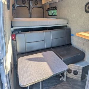 Conversión de furgoneta exterior Benz Sprinter 2500 4x4 de 2017, Turbodiésel V6, 4WD - Product Image 4