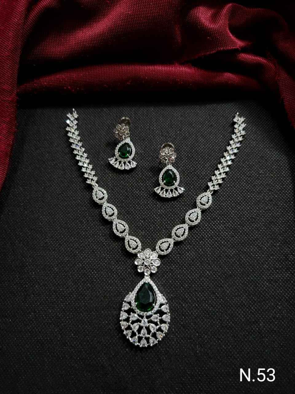 สีเขียว