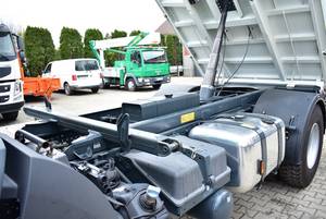 รถบรรทุกเมอร์เซเดส-เบนซ์ แอคโรส 4x2 แบบเทท้าย สำหรับงานหนัก ขนส่งทางถนน รถหัวลากดีเซล แบบแค็บโอเวอร์ - Product Image 4