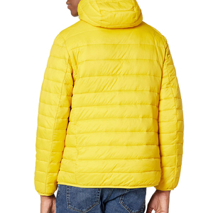 Veste matelassée à motif camouflage tendance avec isolation thermique légère et sac pliable pour les aventures par temps froid - Product Image 2