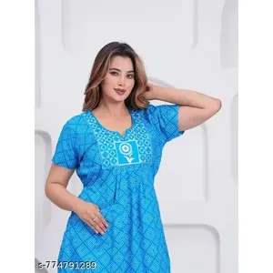 Robe de nuit longue en coton bleu pour femme, tailles XL/XXL, col ras du cou, manches courtes, motif ethnique, confort quotidien, tissu tissé ODM doux - Product Image 3