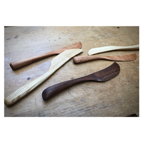 Cuchillo de pastel de madera real 3 cuchillo de madera de color natural de madera diferente para pastel y postre uso a bajo precio - Product Image 1