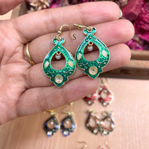 Diseñador de latón Meenakari trabajo diseñador pendientes esmalte trabajo con perlas gota pendientes colgantes para mujer para fiesta de boda - Product Image 3