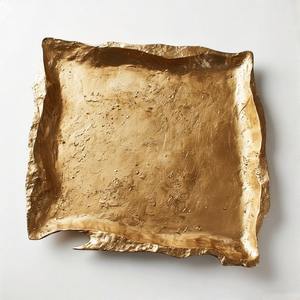 Bandeja de servicio rectangular Silver Reign con borde elegante de cuerpo de aluminio forjado y asas de agarre cómodas para una cena lujosa - Product Image 3