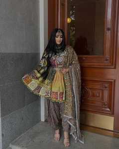 ชุดเดรสผู้หญิง afghan kuchi สวยสีและขนาดที่กำหนดเอง100% มีคุณภาพสูงเดรส afghani kuchi สำหรับสุภาพสตรีโดย QJ impex - Product Image 2