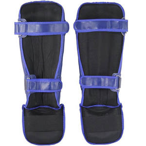 Protège-tibias de boxe avec logo personnalisé imprimé élastique tactique Protection des jambes Protège-tibias conçus pour adultes Entraînement de football CUIR PU - Product Image 4