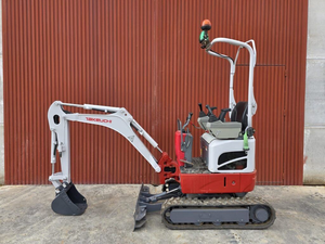รถขุดขนาดเล็ก Takeuchi สีขาว ฐานสีแดง สายพานสีดำ ใช้ชิ้นส่วนจาก Huade สำหรับใช้ในบ้าน น้ำหนัก 1770 กก. - Product Image 6