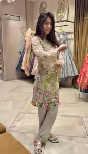 Hilos de Bordado Chinnon Pesados con Lentejuelas y Espejo Real para Salwar Kameez - Diseño de Encaje Elegante de Secado Rápido para Fiestas de Mujeres - Product Image 2