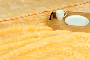 Mantas de punto Raschel de visón de poliéster 2024, superventas de 100%, mantas de 2 capas de invierno con caracteres sólidos impresas personalizadas para Europa - Product Image 3