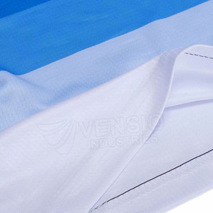 Ensemble de vêtements de sport pour hommes de haute qualité, personnalisé, respirant, 100% polyester, en couleurs personnalisées - Product Image 4