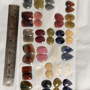 Paire de pierres précieuses en saphir rose multicolore naturel pour la fabrication de bijoux Options de coupe de coussin et de coupe ovale - Product Image 1