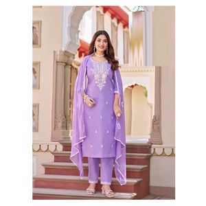 Costume en coton élégant de qualité durable avec impression numérique Dupatta pour l'université et la mode de tous les jours disponible à un prix abordable - Product Image 1