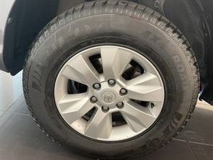 2018 para Toyota HiLux Caja de cambios manual usada Asientos de tela Interior oscura FWD Drive - Product Image 6