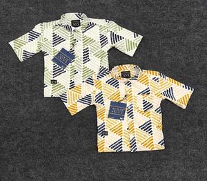 Vente en gros Chemise décontractée d'été pour garçons Impression numérique manches courtes avec poche - Product Image 1