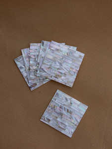 Posavasos de mopa redonda moderna en gris personalizado madre de perla y recuerdo de resina de madera para regalar - Product Image 4