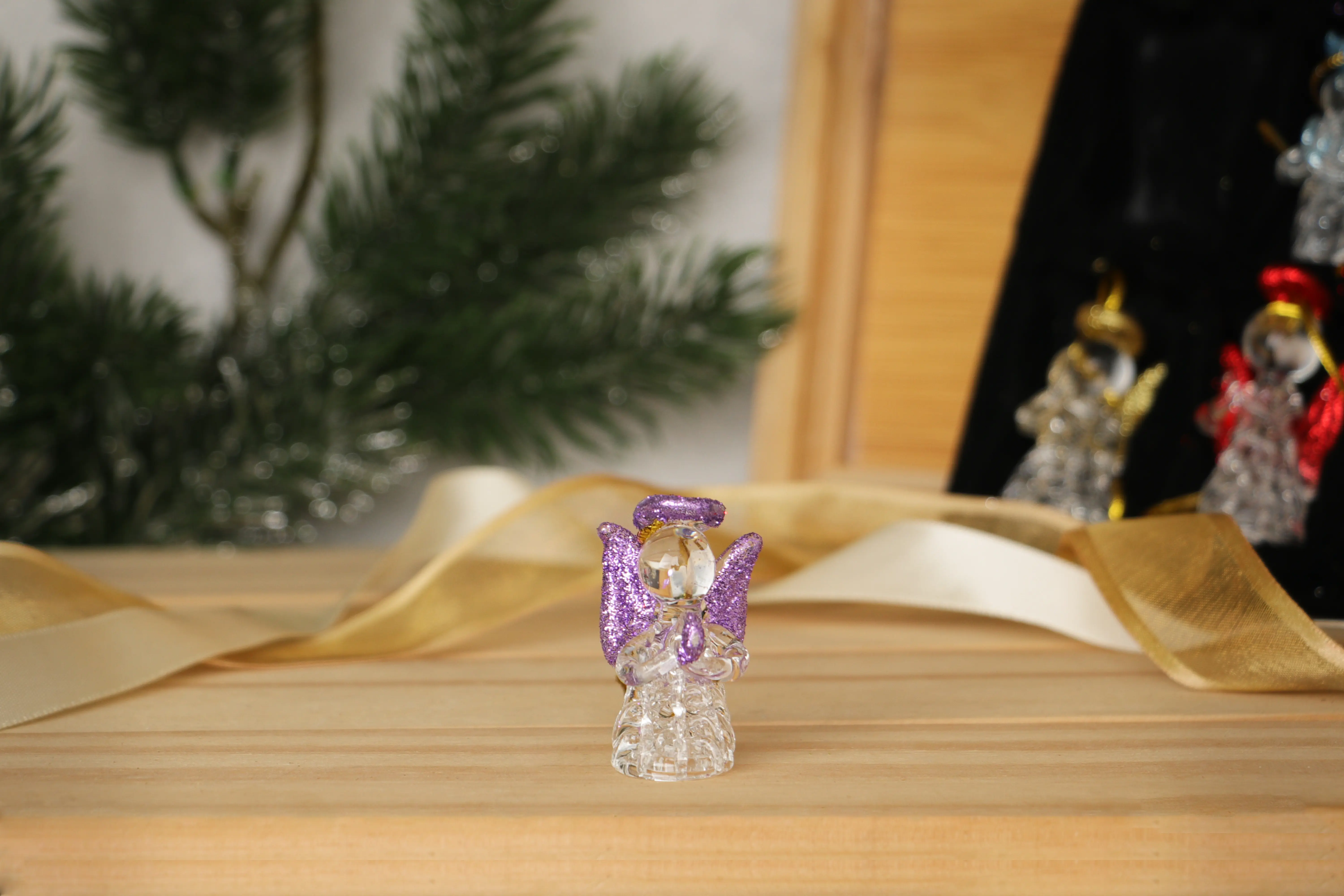 Visions enchantées: Souvenir d'ange en verre fabriqué à la main-Un cadeau de luxe unique pour des moments qui comptent