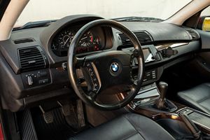 รถยนต์มือสอง BMW X5 3.0i ปี 2005 สีแดงอิโมลา ไม่มีราคาขั้นต่ำ เกียร์ธรรมดา 6 สปีด ระบบขับเคลื่อนสี่ล้อ พร้อมแพ็คเกจพรีเมียม - Product Image 4