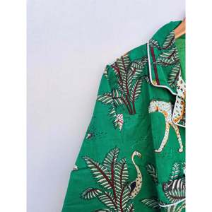 Conjunto de Pijama de Algodón con Estampado de Selva Verde Hecho a Mano, Ropa de Dormir Suave Tejida, Cintura Elástica, Cierre de Botones, Logotipo Personalizado para Damas de Honor - Product Image 4