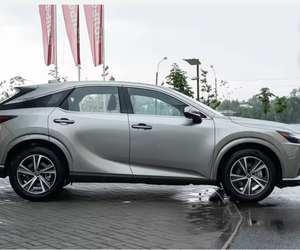 Lexus RX 300 SUV 2024, Motor de Aspiración Natural, Transmisión Automática, Asientos de Cuero, Control de Crucero, Usado, Tracción en las Cuatro Ruedas, Color Oscuro - Product Image 4