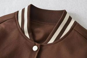 Veste universitaire pour femme de qualité supérieure, coupe ample, streetwear tendance, imperméable, respirante, doublure en polaire teinte, logo personnalisé - Product Image 4