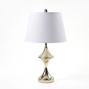 Lámpara de metal para decoración de mesa auxiliar de dormitorio, iluminación de escritorio de oficina y habitación de boda, lámpara de bombilla LED con pantalla de lámpara - Product Image 1