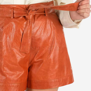 Shorts en cuir pour femmes avec contraste de couleurs à prix réduit au Pakistan Shorts confortables de haute qualité pour femmes - Product Image 6