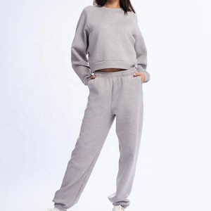 Ensemble de détente deux pièces en coton modal biologique pour femme, comprenant un sweat-shirt à col rond à manches longues, idéal pour la maison et comme pyjama - Product Image 1