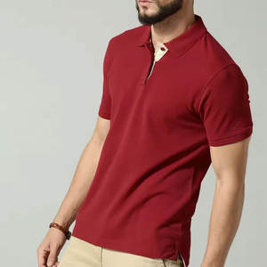 Uniforme Slim Fit unisexe pour hommes Chemises polo d'entraînement fendues avec logo personnalisé Chemises polo de golf de sport unies vierges pour hommes - Product Image 3