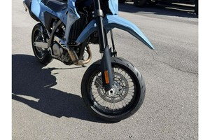 Ordene Ahora la Motocicleta Supermoto DR-Z4SM 2026 de Suzuki, Nueva, en Venta con GARANTÍA - Product Image 4