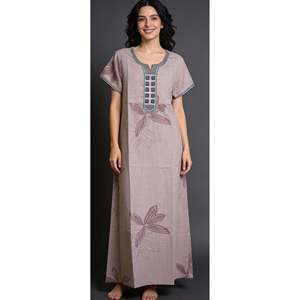 Camisón maxi estampado, suave y transpirable para mujer Alpine, con bolsillo lateral y cintura elástica - Product Image 1