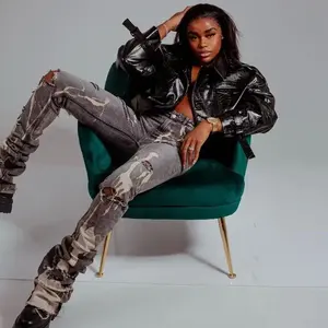 Jeans Ajustados de Cintura Alta con Decoración Desgarrada y Apilada, Mezclilla Moderna con Detalles de Agujeros - Product Image 6