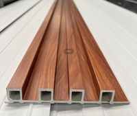 Panneaux muraux cannelés modernes en PVC ignifuge de qualité supérieure 2025 pour intérieur et extérieur – Matériaux de construction pour la maison et la décoration (couleur café)