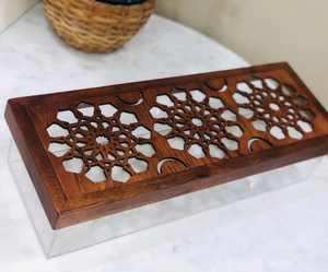 Caja acrílica festiva con tapa con incrustaciones de fregona perfecta para cesto de regalo de chocolate de Ramadán y favores de fiesta árabes - Product Image 4