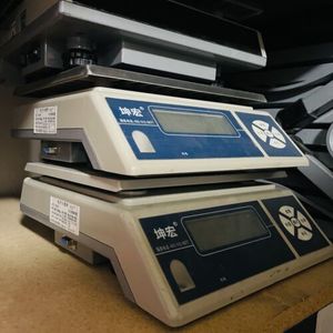 Bilancia elettronica avanzata capacità 200kg scala di calcolo dei prezzi in acciaio inox con Display LCD solo modalità G & Kg - Product Image 4