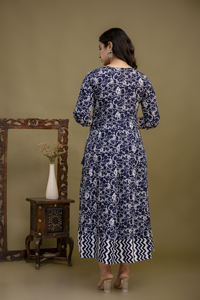 Vestido Largo Abarkali de Primera Calidad con Bordado de Lentejuelas, Diseño Lateral Dori, Estampado, Hecho a Mano en India - Product Image 2