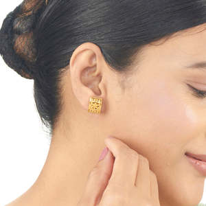 Boucles d'oreilles clous en or 18 carats Suvarna Grace pour femmes - Or rose, blanc et jaune, bijoux classiques et tendance pour les fêtes - Product Image 2