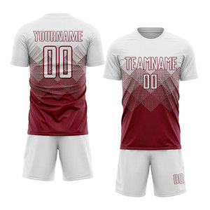 Maillot de football personnalisé de haute qualité, imprimé numérique sur maille, respirant, léger, col en V, OEM, unisexe, matière 100% polyester, streetwear - Product Image 1