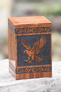 Urna de cremación de madera con águila grabada, recuerdo conmemorativo rústico, recuerdo conmemorativo personalizado, urnas de cremación para cenizas humanas - Product Image 5