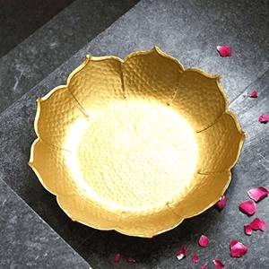 Round Serving <b>Tray</b> with Cutout Design for Home Decor & Gifting Food Serving Application - Product Image 5