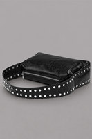 Tas Selempang Kasual Wanita Hitam Berdetail Stud Logo Kustom OEM Fashion Kanvas Tahan Air Penutup Ritsleting ODM Pribadi